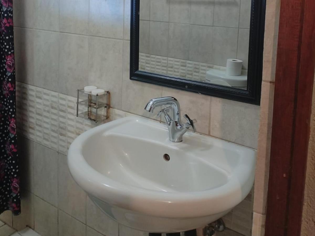 Elegant Guest House Malelane มาเลเลน ภายนอก รูปภาพ